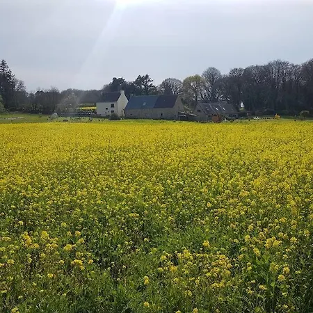 Дом отдыха Sous Le Grand Chene, A La Ferme, Finistere Pouldergat