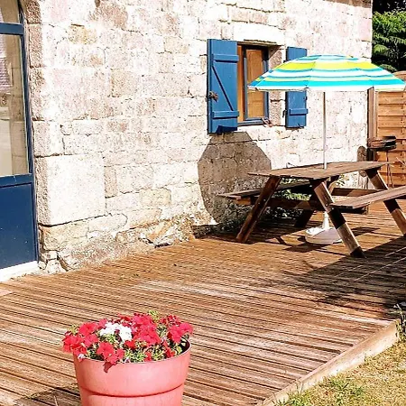 Дом отдыха Sous Le Grand Chene, A La Ferme, Finistere